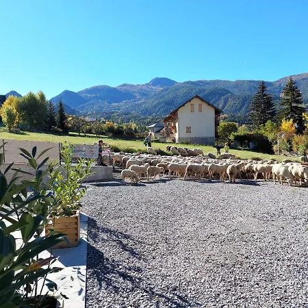 Appartement Le Pre Fleuri A - Neufs Classes Meubles De Tourisme 3 Etoiles - Parking Privatif Guillestre